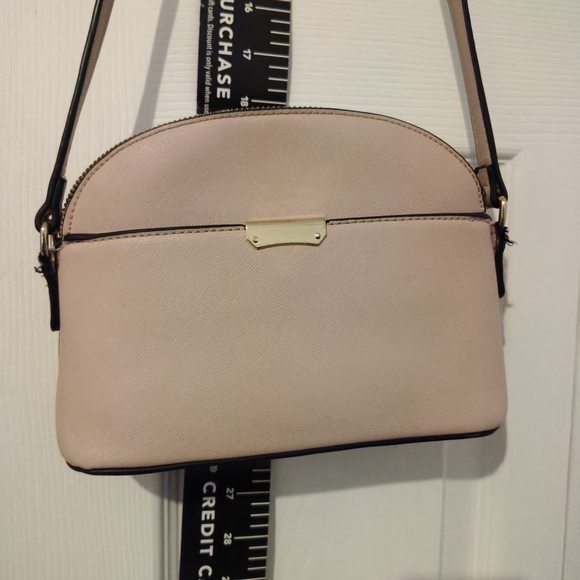 Elegant Cream Shoulder Bag - Picture 3 of 14